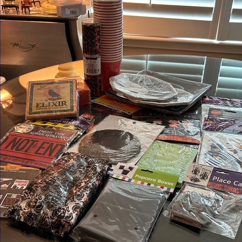 Halloween Assorted Home Party Supplies Set 343 pieces. NWT